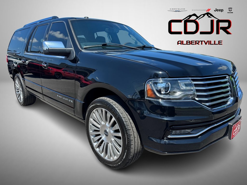 2017 Lincoln Navigator L Reserve photo 2