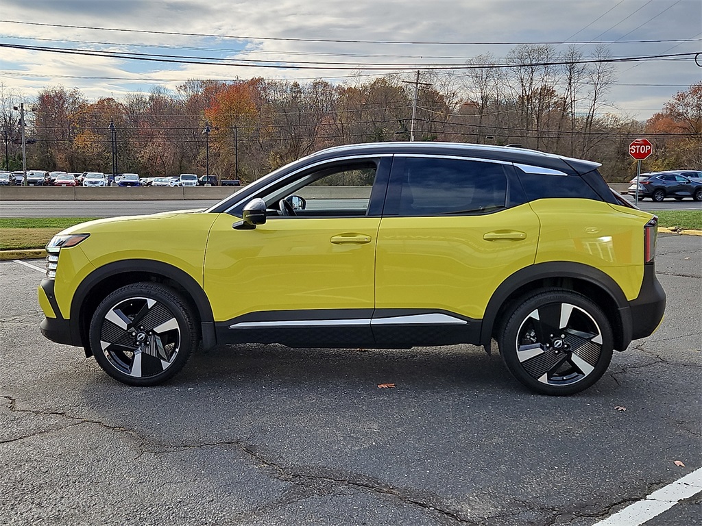 2025 Nissan Kicks SR photo 4