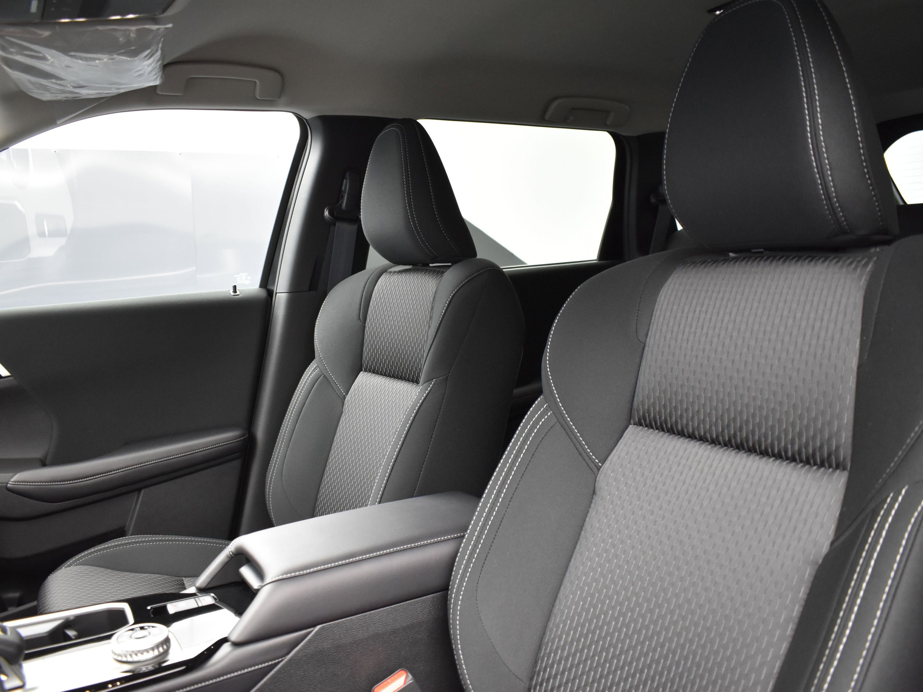 2025 Mitsubishi Outlander ES photo 10