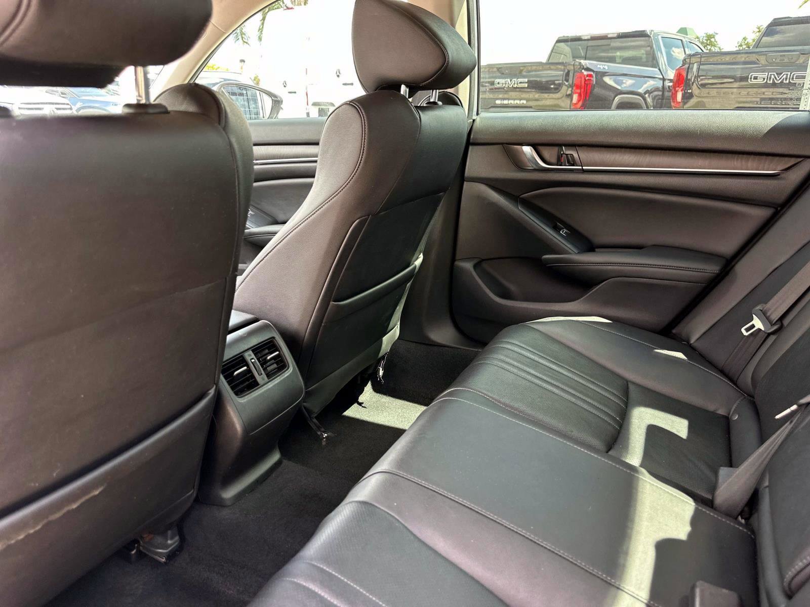 2020 Honda Accord Hybrid EX-L photo 14