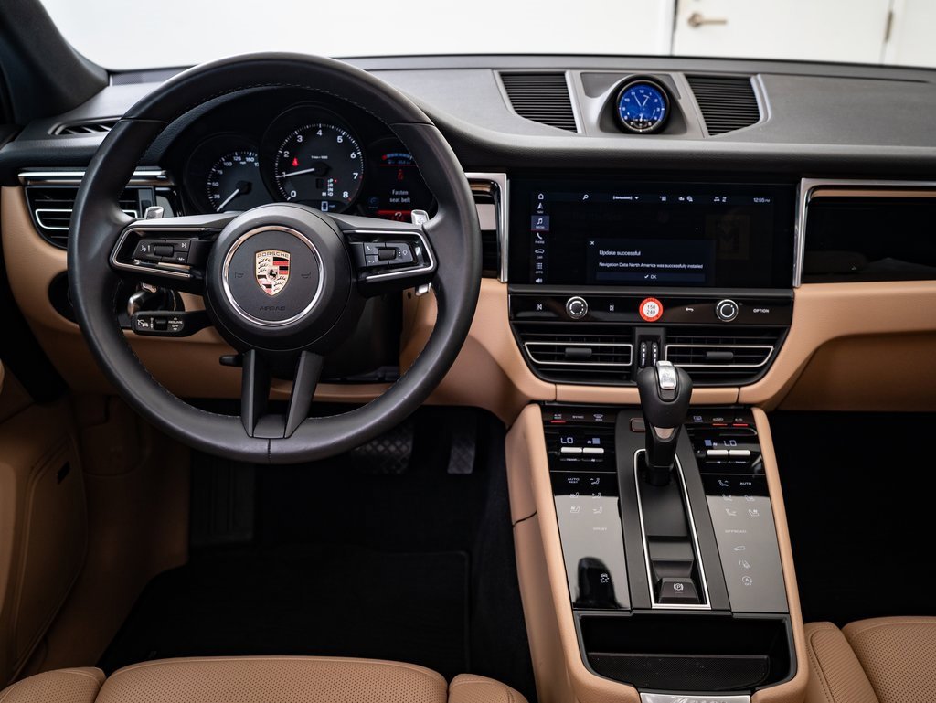 2024 Porsche Macan T photo 2