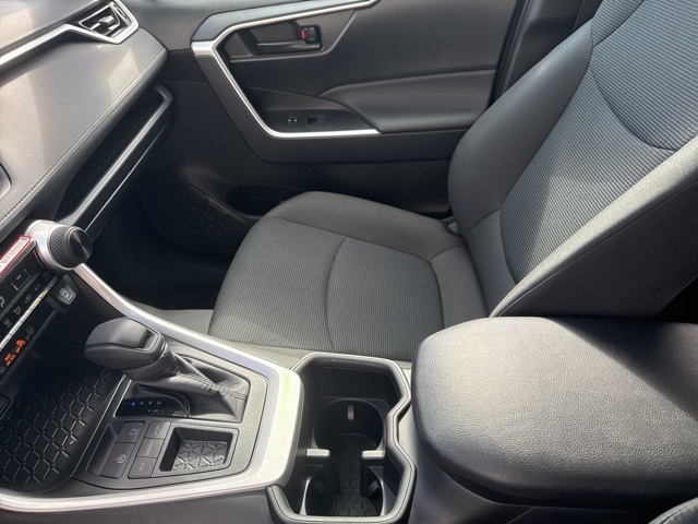 2025 Toyota RAV4 LE photo 19
