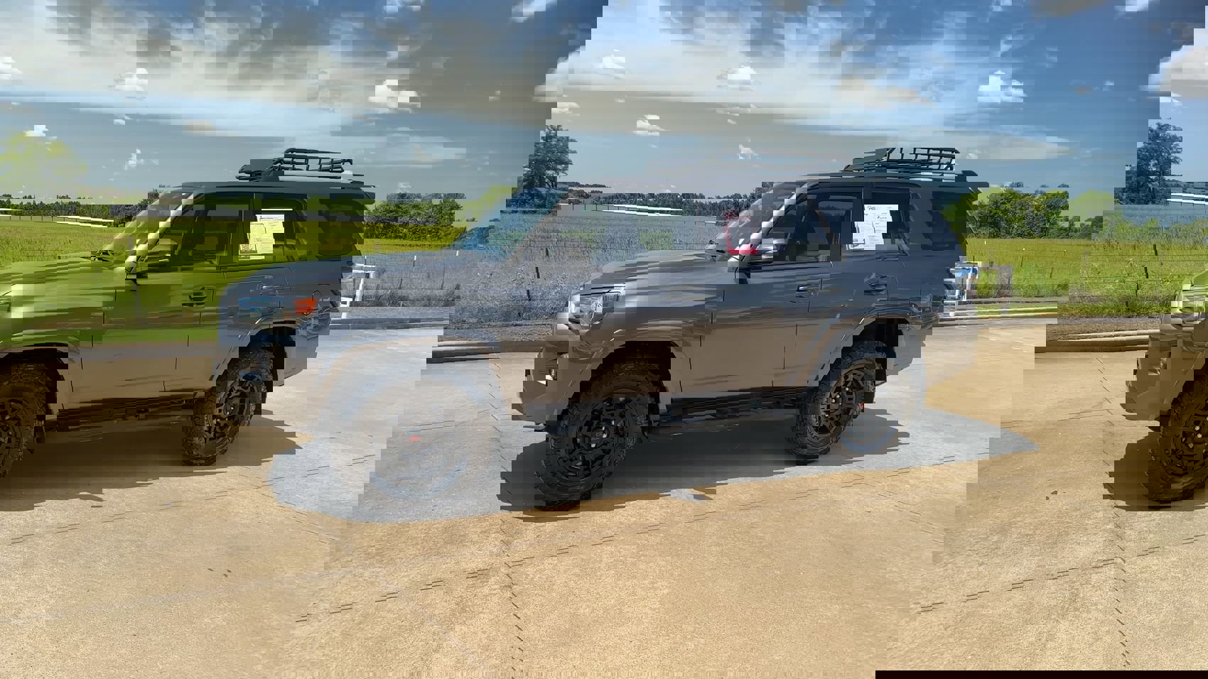 2023 Toyota 4Runner SR5 Premium 4WD photo 4