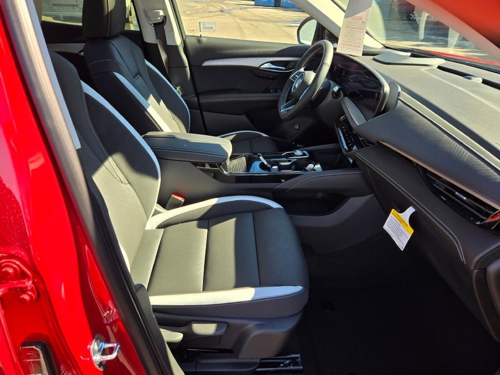 2025 Buick Envision Sport Touring photo 3