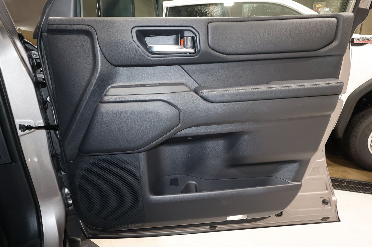 2025 Toyota Land Cruiser photo 19