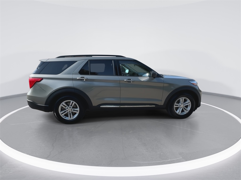 2020 Ford Explorer XLT photo 9