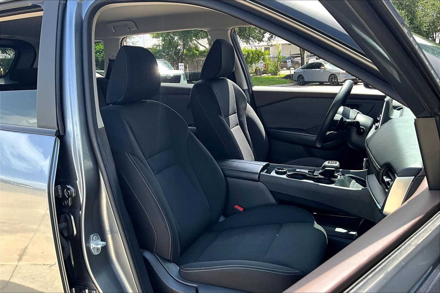 2023 Nissan Rogue S photo 6