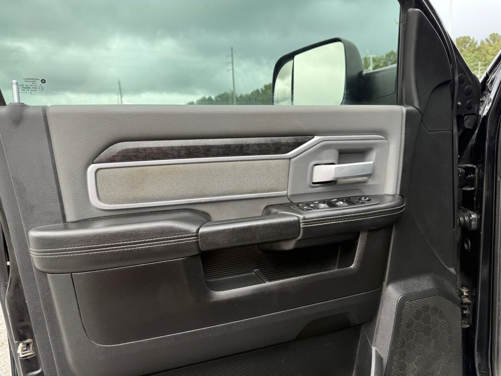 2020 Ram 3500 SLT photo 10