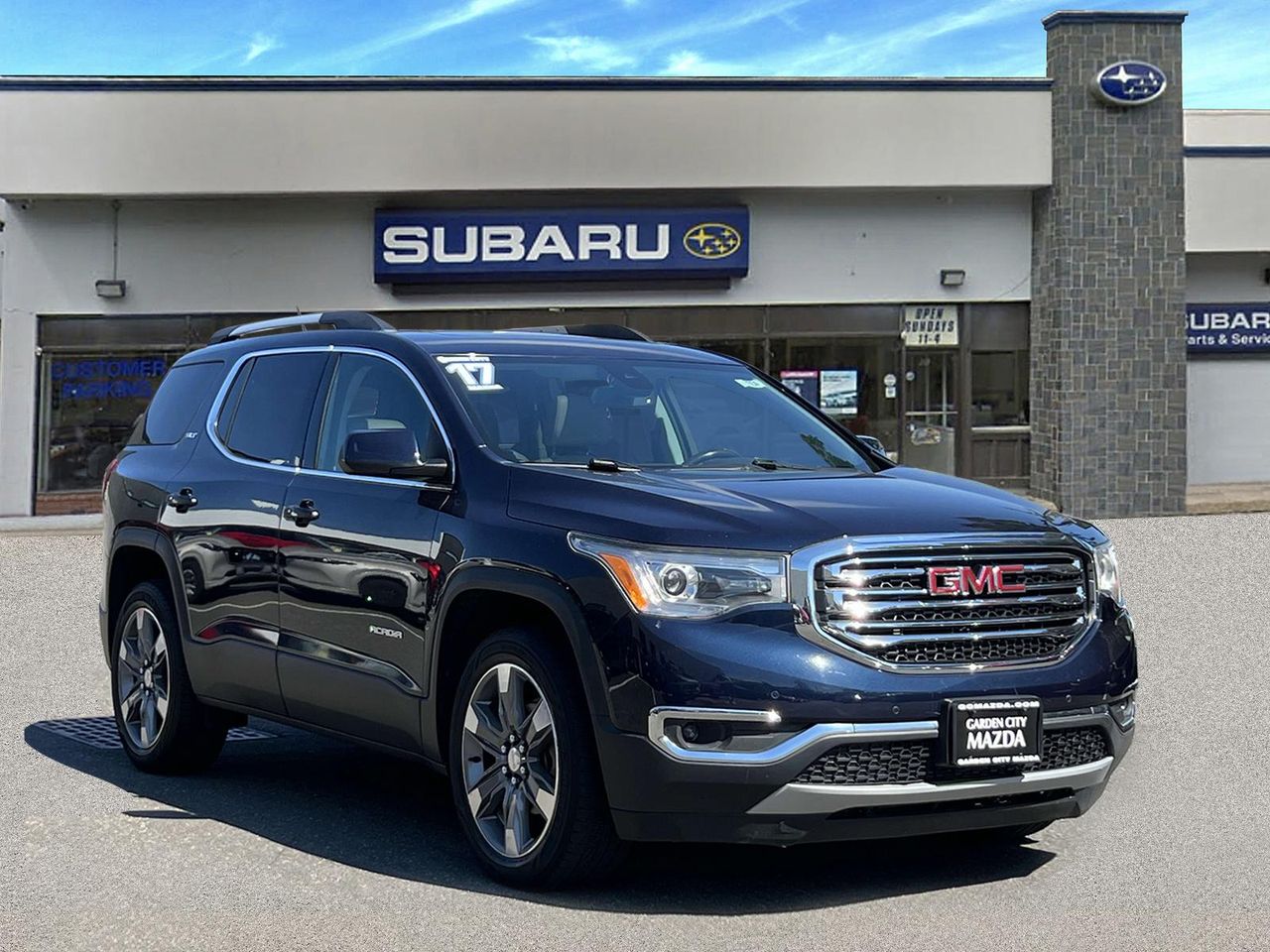 2017 GMC Acadia SLT-2's photo