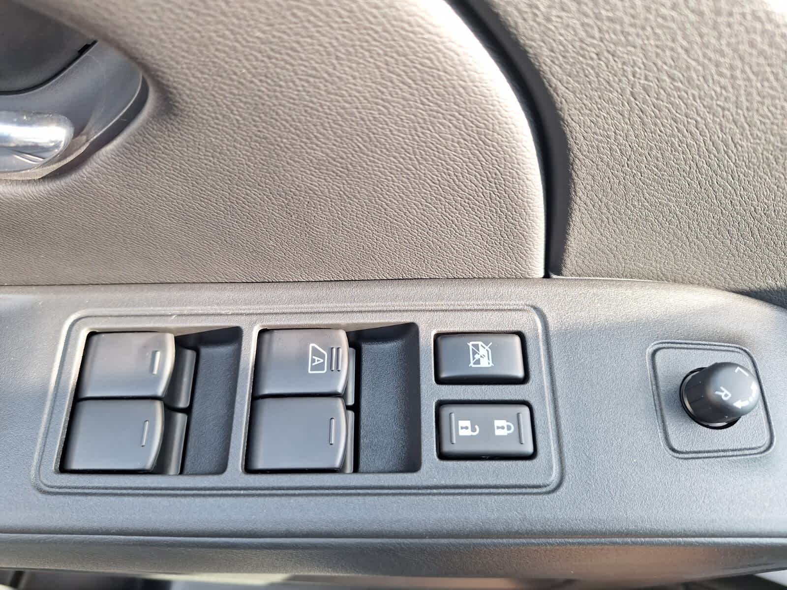 2025 Nissan Frontier Crew Cab SV photo 20