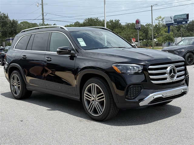 2025 Mercedes Benz GLS 450 4MATIC photo 2