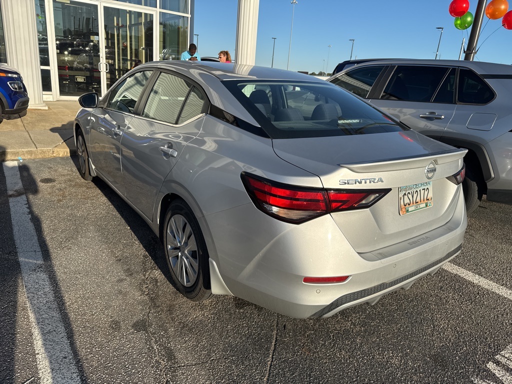 2022 Nissan Sentra S photo 2