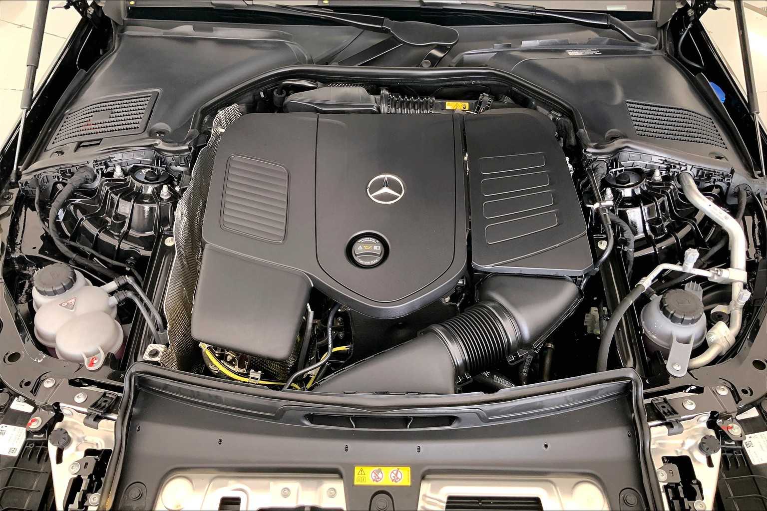 2025 Mercedes Benz C 300 4MATIC photo 9