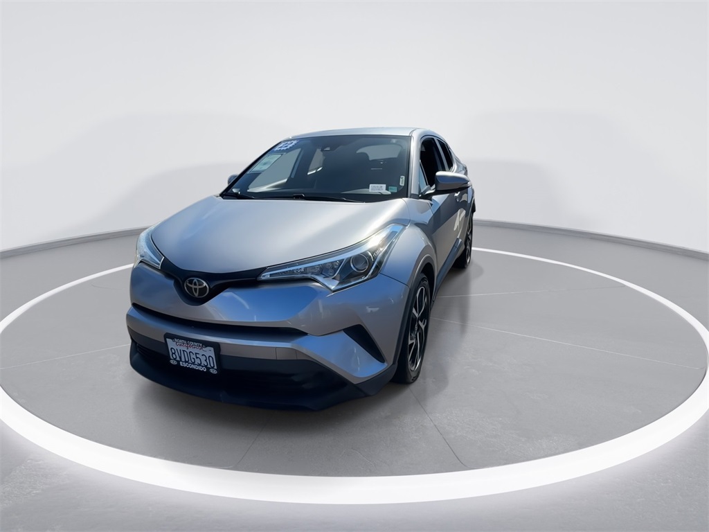 2019 Toyota C-HR XLE photo 4