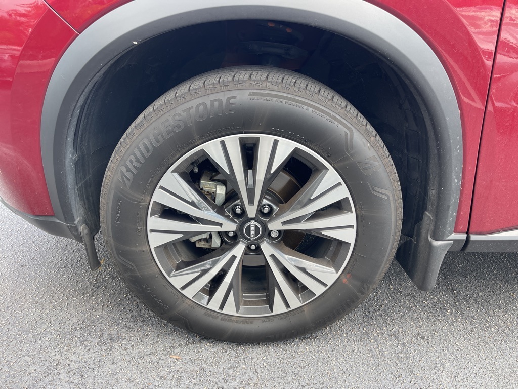 2022 Nissan Rogue SV photo 18