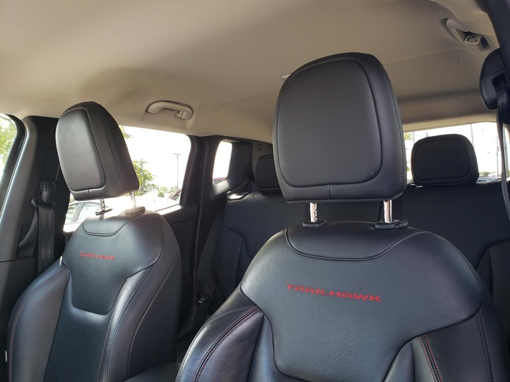 2017 Jeep Renegade Trailhawk photo 27