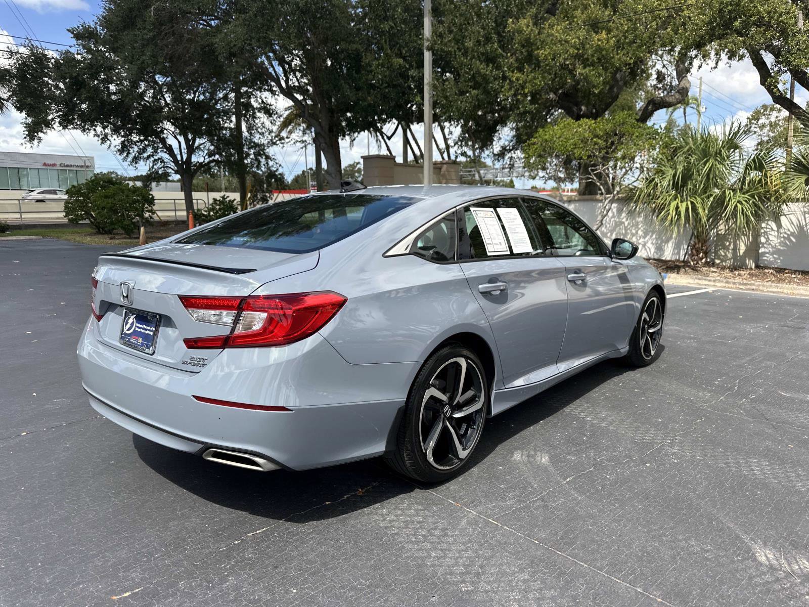 2022 Honda Accord Sport 2.0T photo 4