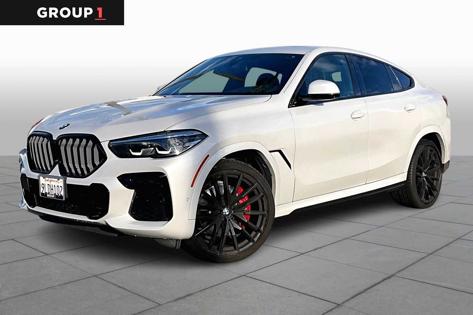 2022 BMW X6 40i's photo