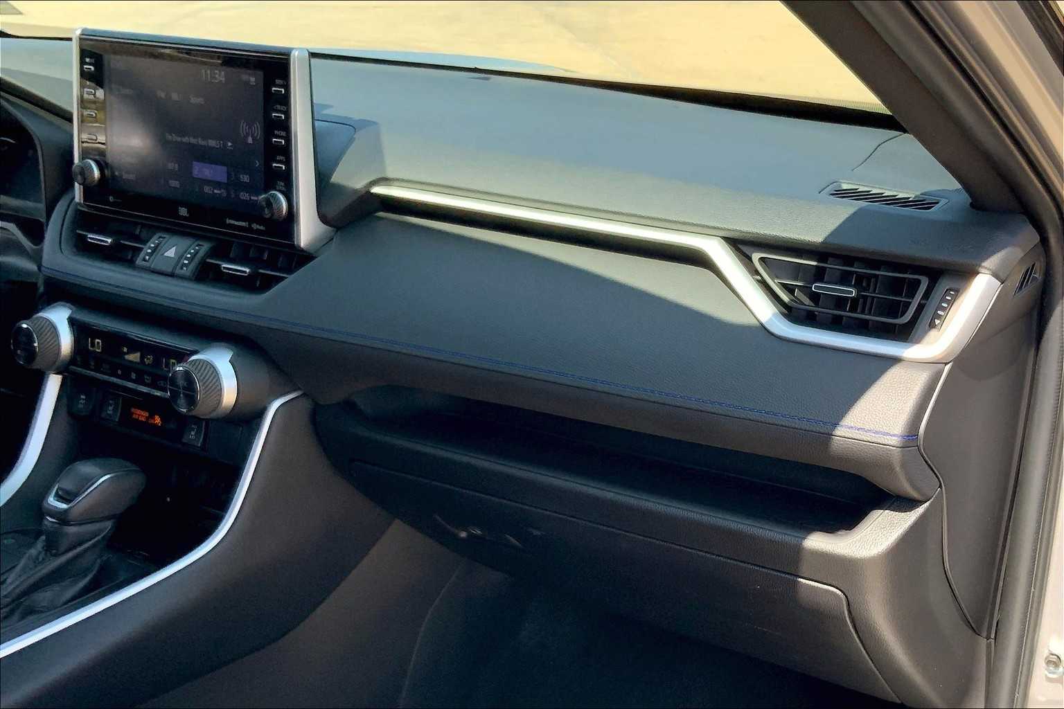 2022 Toyota RAV4 Hybrid XSE photo 17