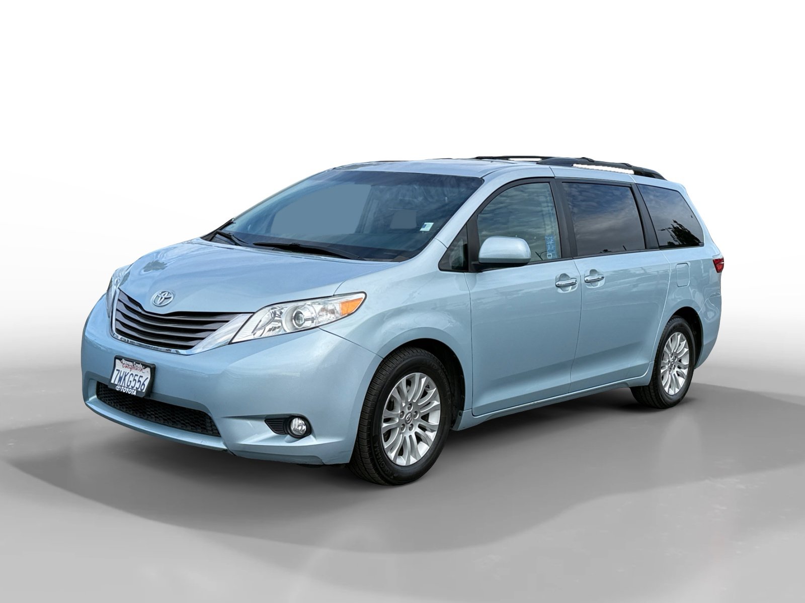 2017 Toyota Sienna XLE Premium's photo