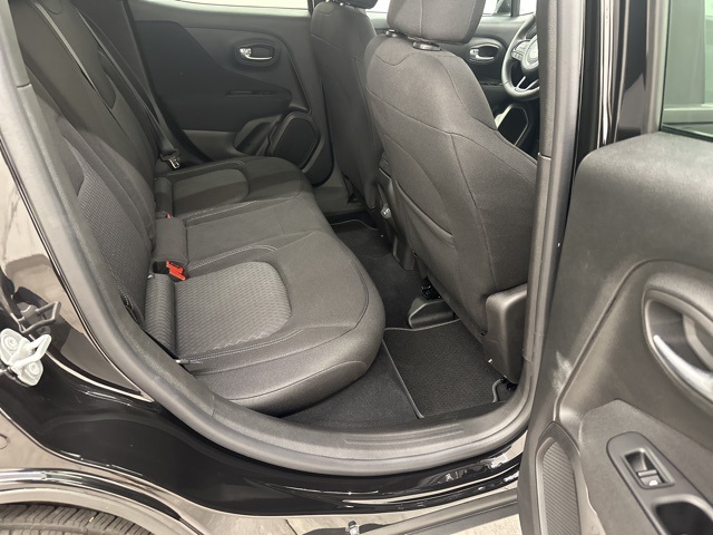 2021 Jeep Renegade Latitude photo 9