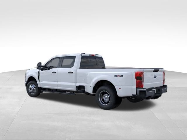 2026 Ford F-350 XLT photo 4