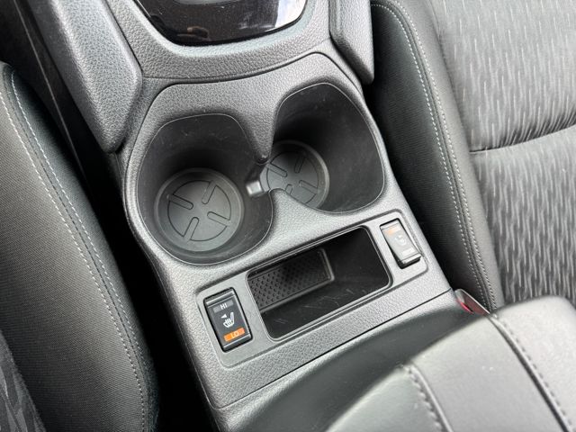 2020 Nissan Rogue SV photo 15