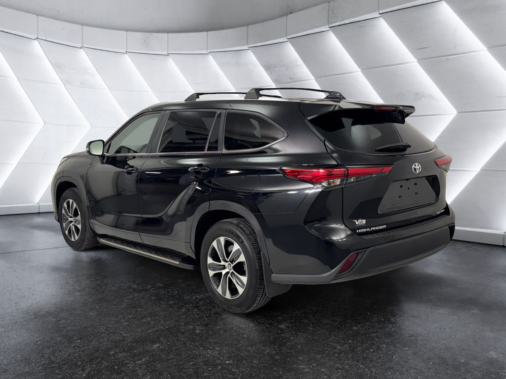 2023 Toyota Highlander XLE photo 4