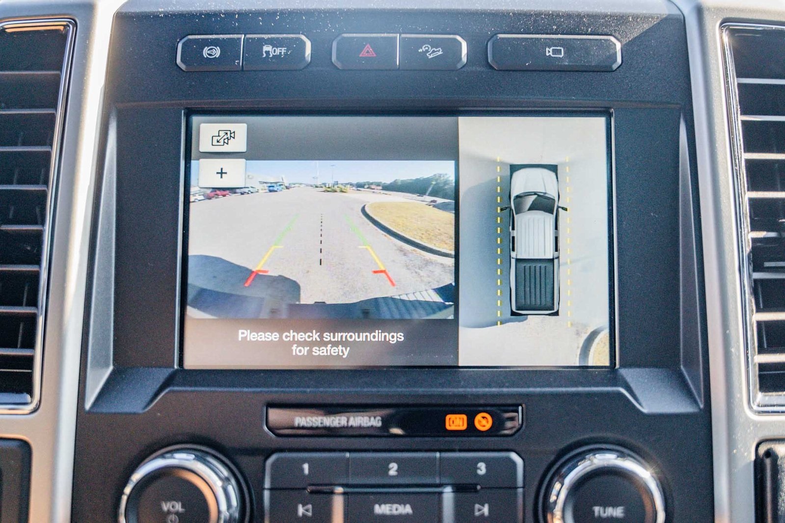 2019 Ford F-250 Lariat photo 26