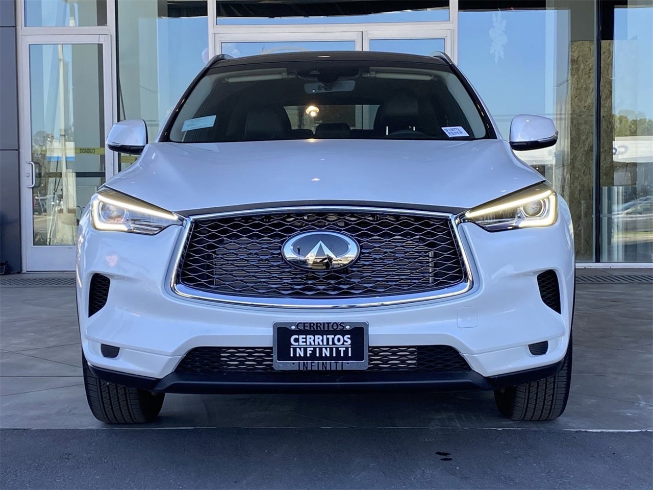 2025 Infiniti QX50 Luxe photo 2