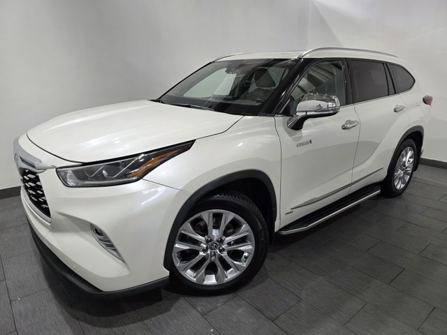 2021 Toyota Highlander Limited's photo