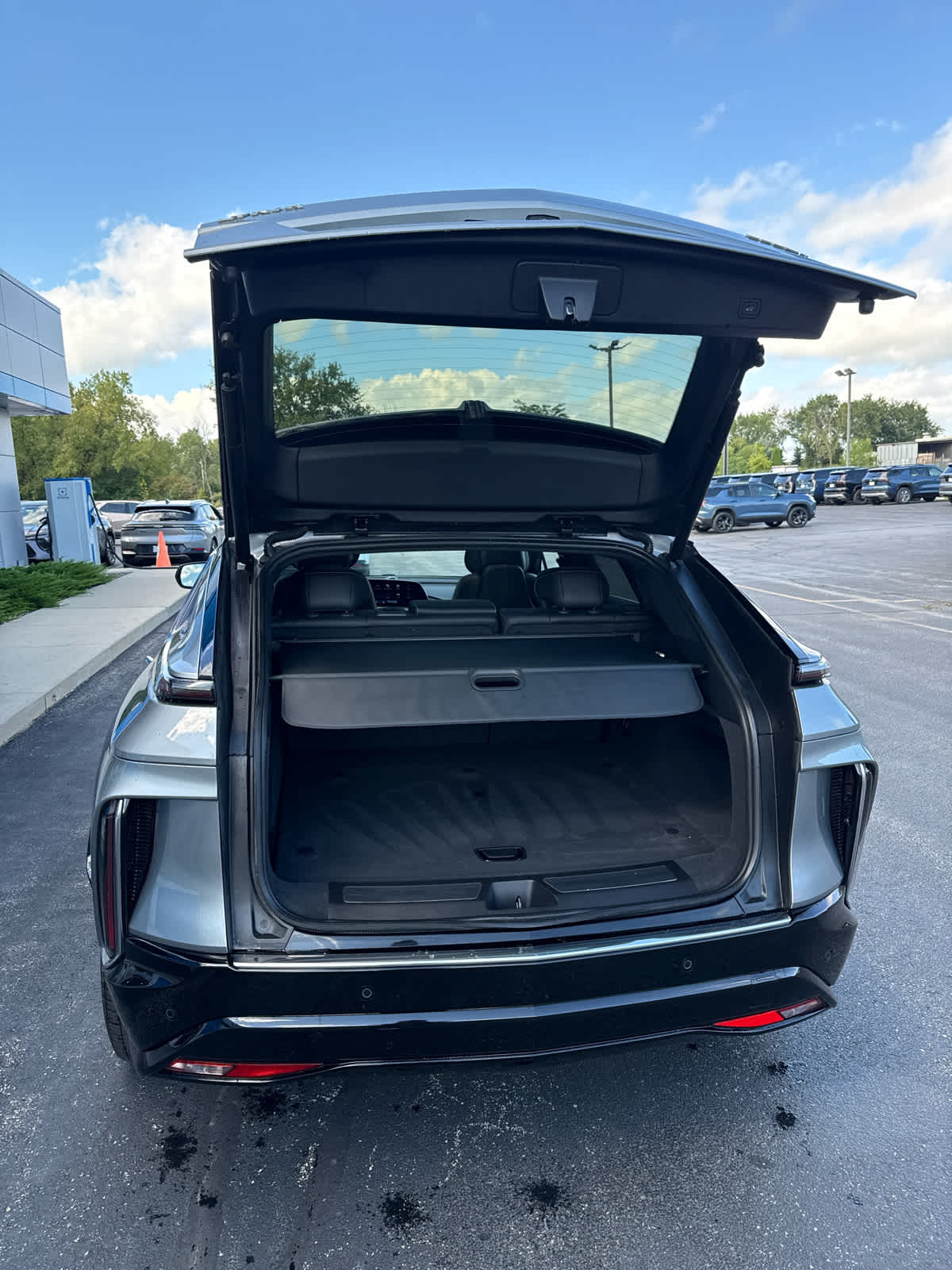 2025 Cadillac Lyriq Luxury photo 12