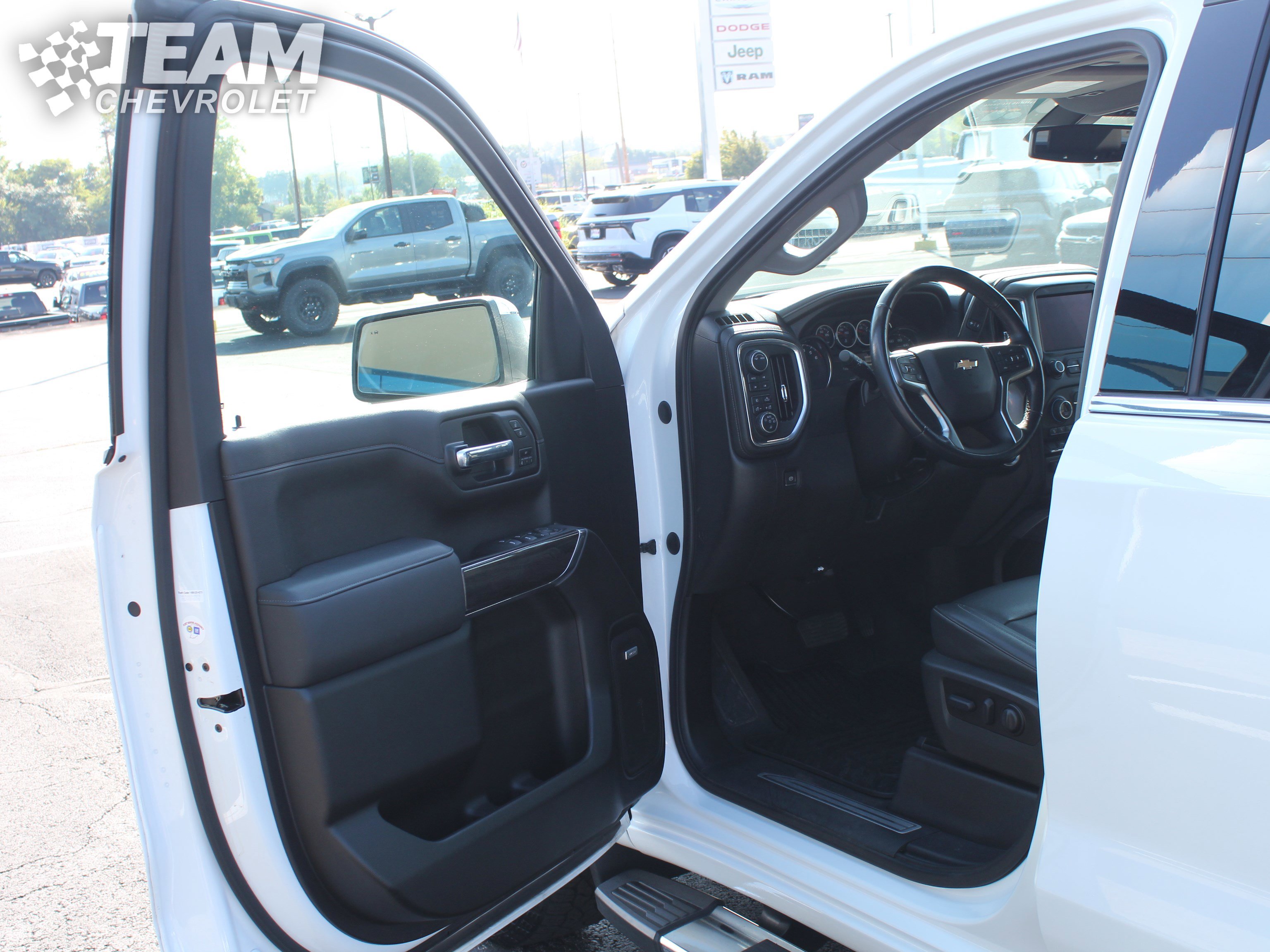 2022 Chevrolet Silverado LTZ photo 10