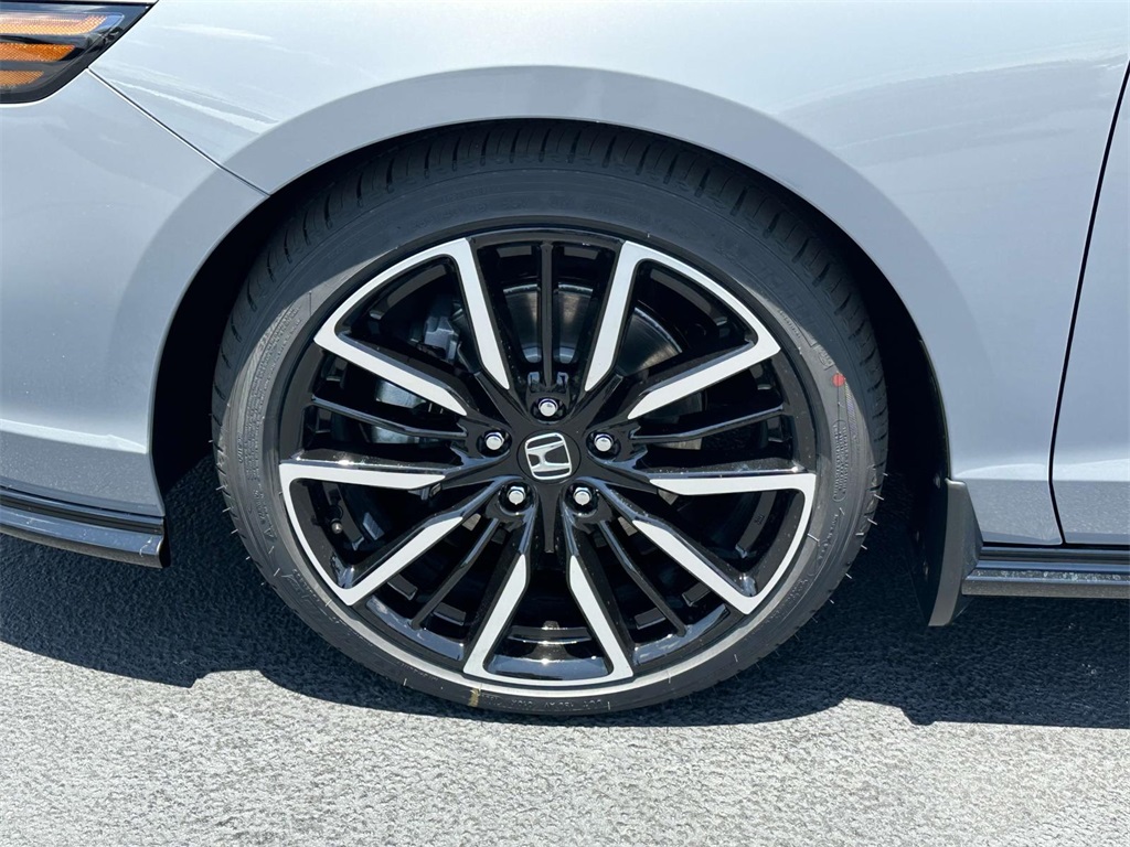 2025 Honda Accord Hybrid Touring photo 27