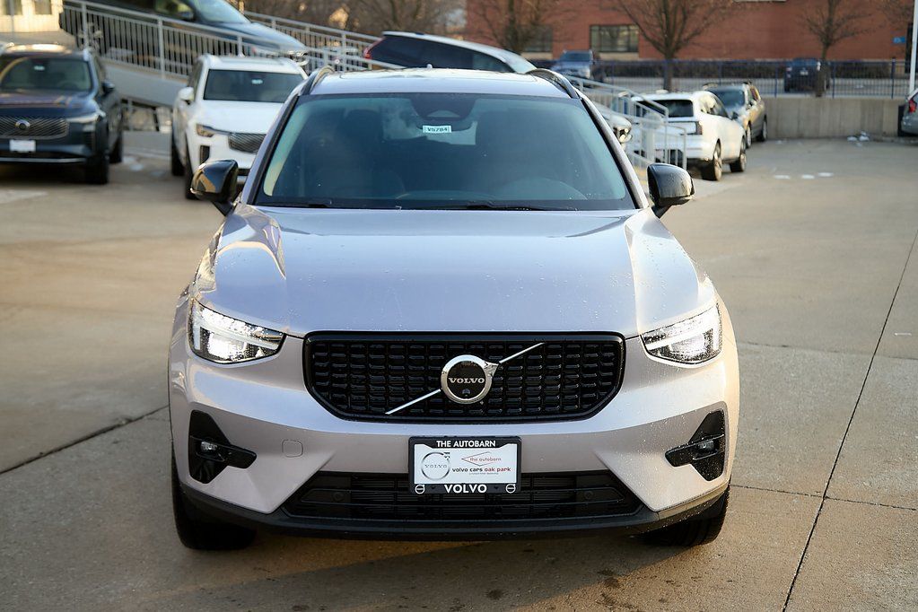 2026 VOLVO XC40 - Image 4