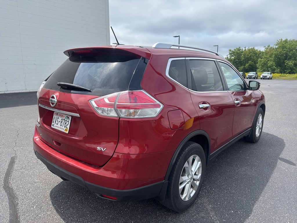 2015 Nissan Rogue SV photo 4