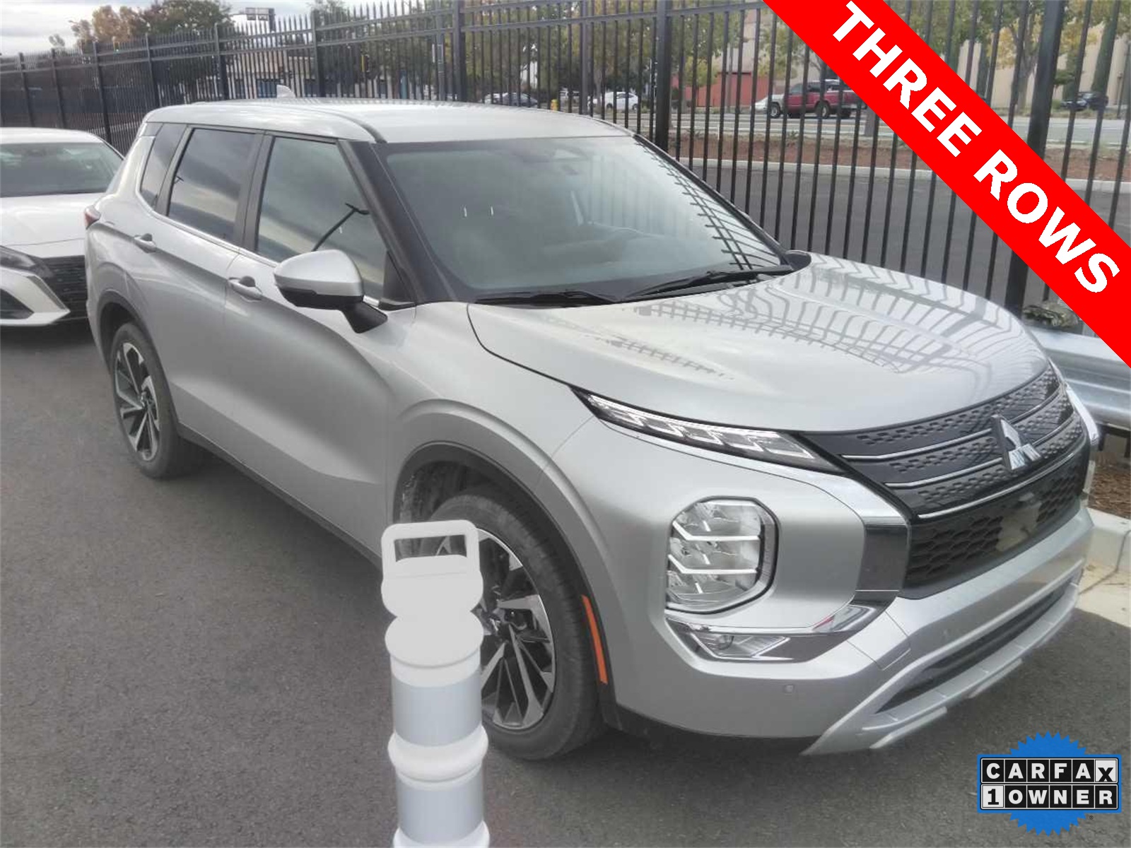 2024 Mitsubishi Outlander SE's photo