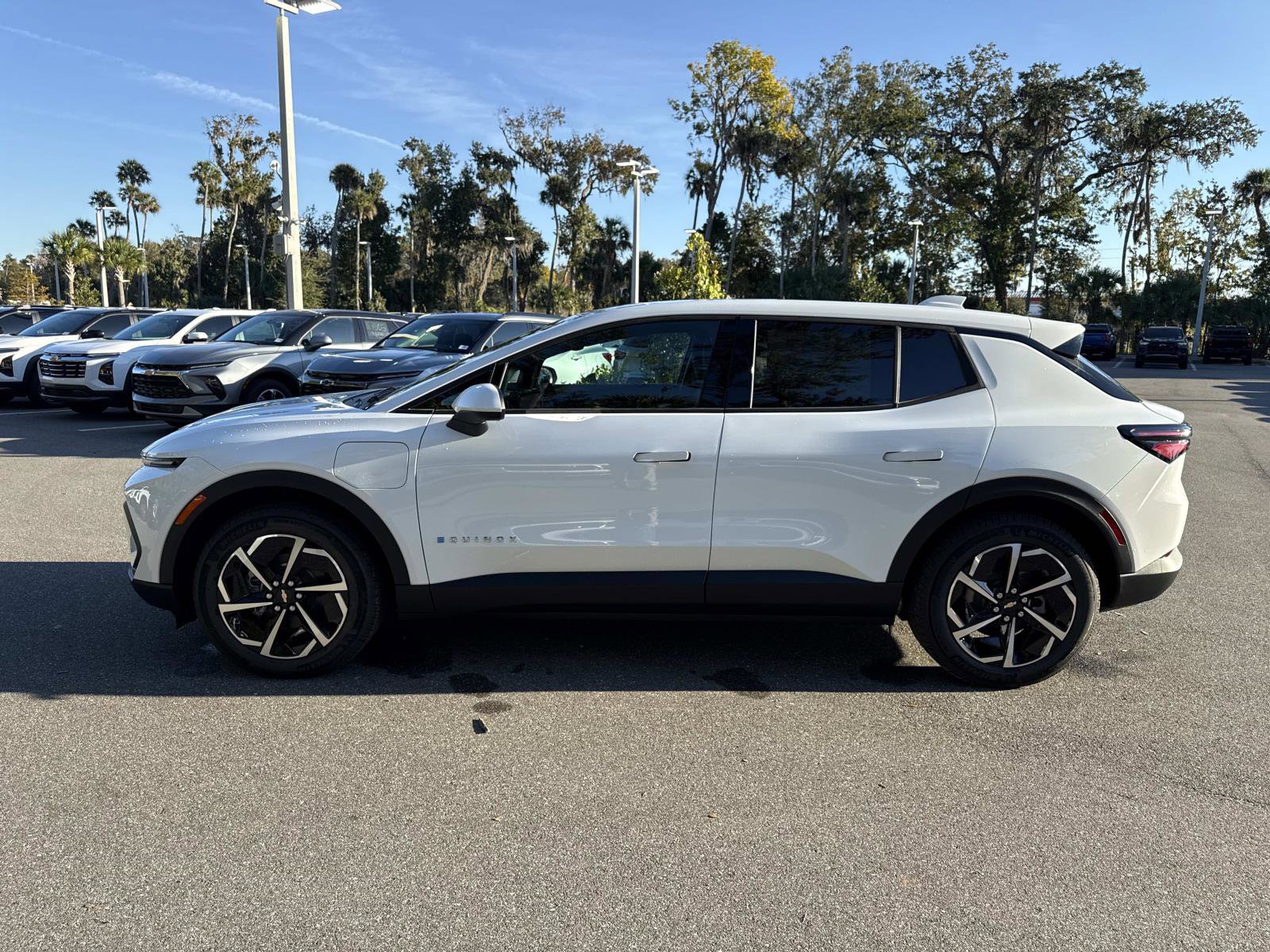 2026 Chevrolet Equinox EV 1LT photo 3
