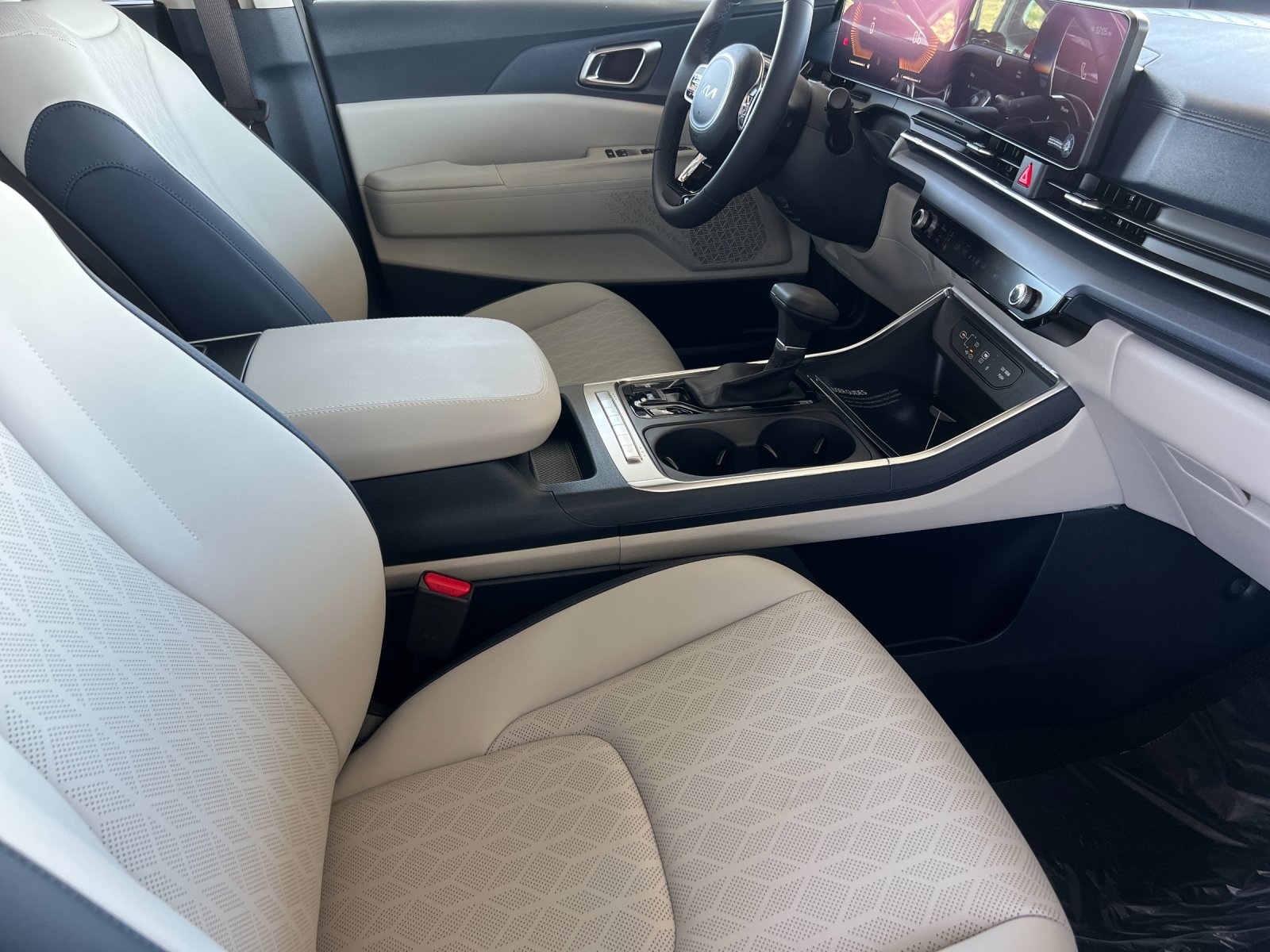 2026 Kia Carnival EX photo 17
