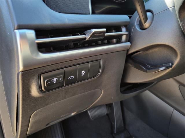 2025 Hyundai Santa Cruz SE photo 14
