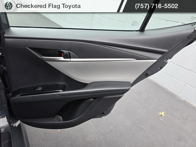 2025 Toyota Camry SE photo 40