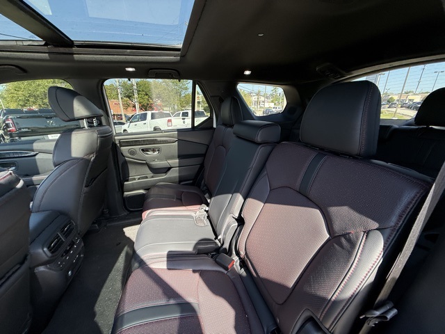 2025 Honda Pilot Black Edition photo 23