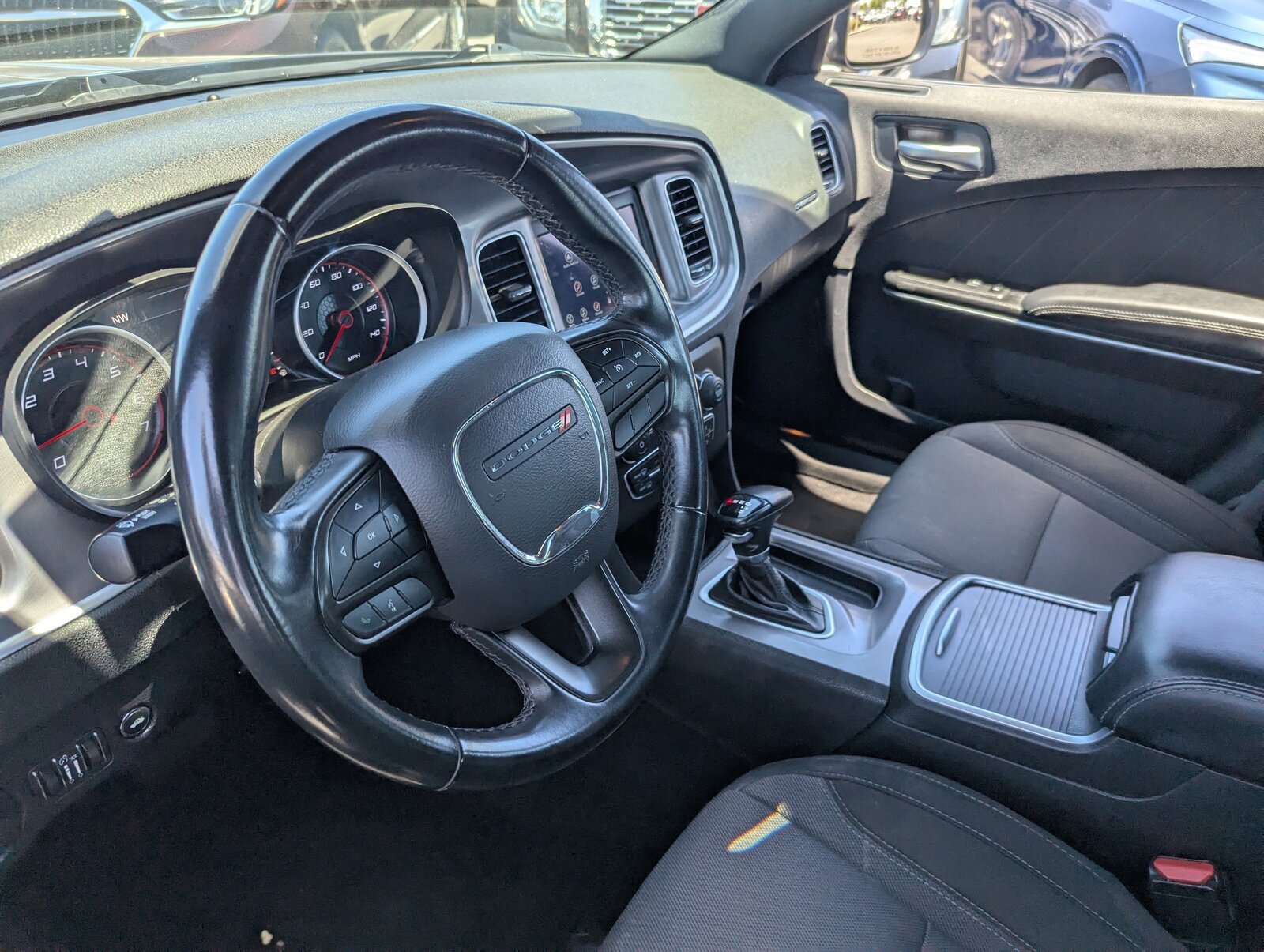 2022 Dodge Charger SXT photo 17