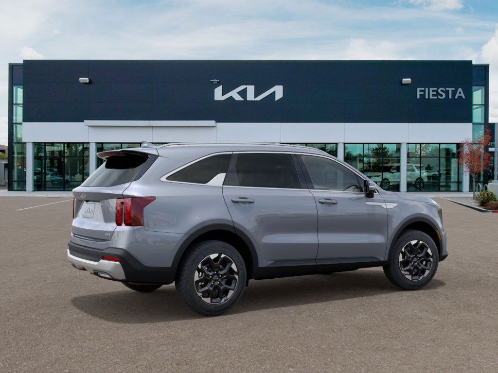 2025 Kia Sorento S photo 5