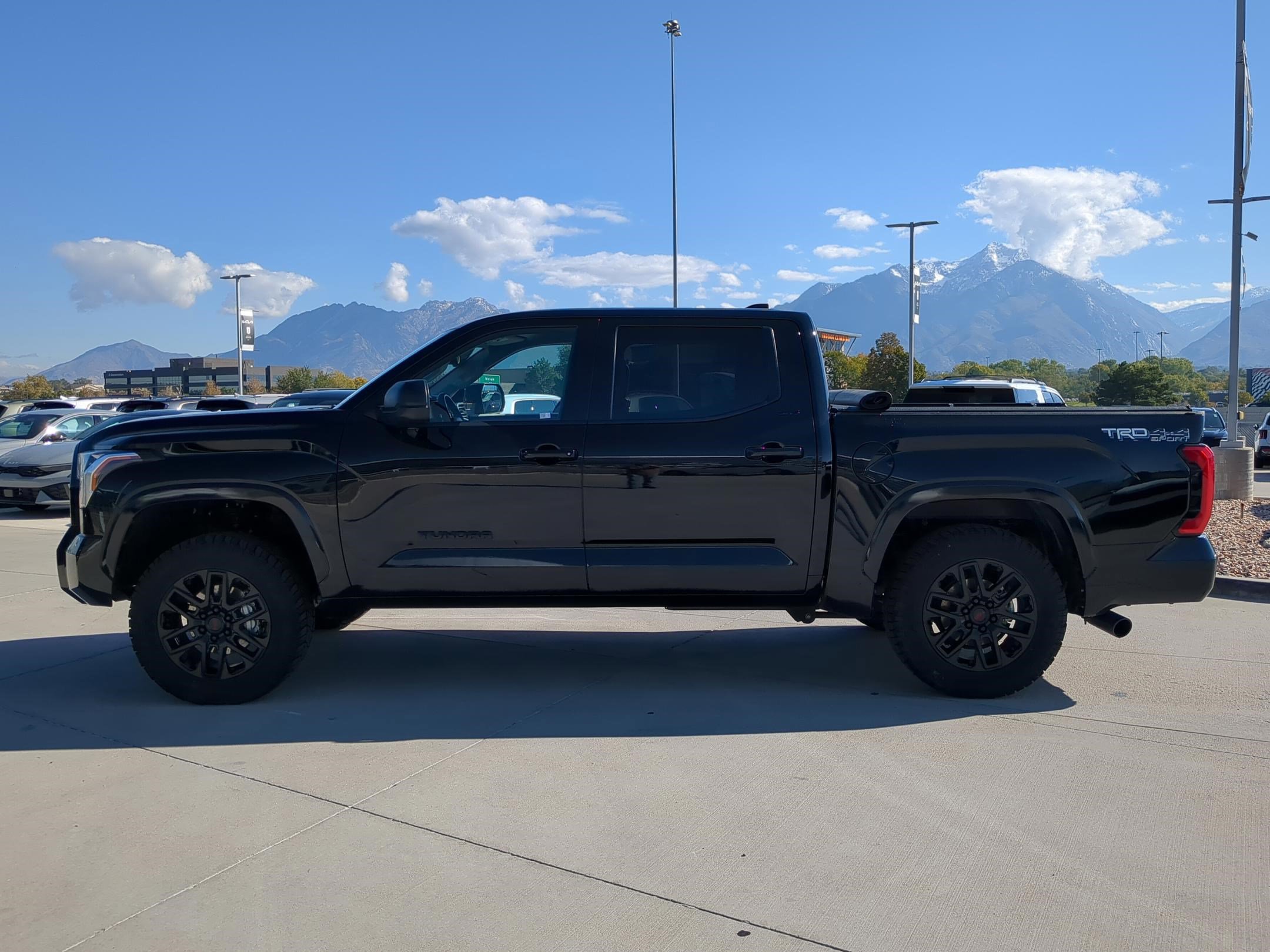 2023 Toyota Tundra SR5 photo 2