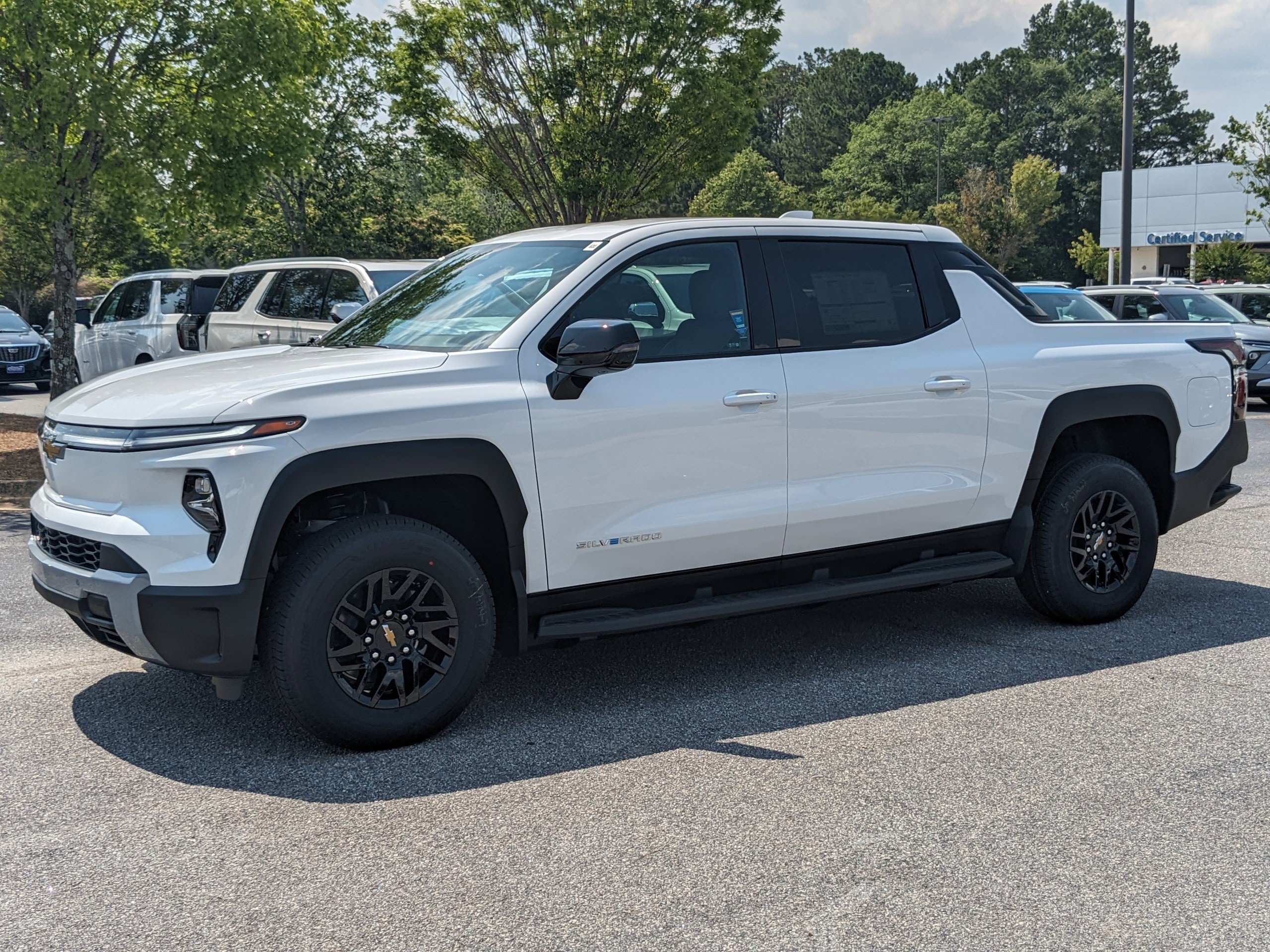 2025 Chevrolet Silverado EV LT photo 8