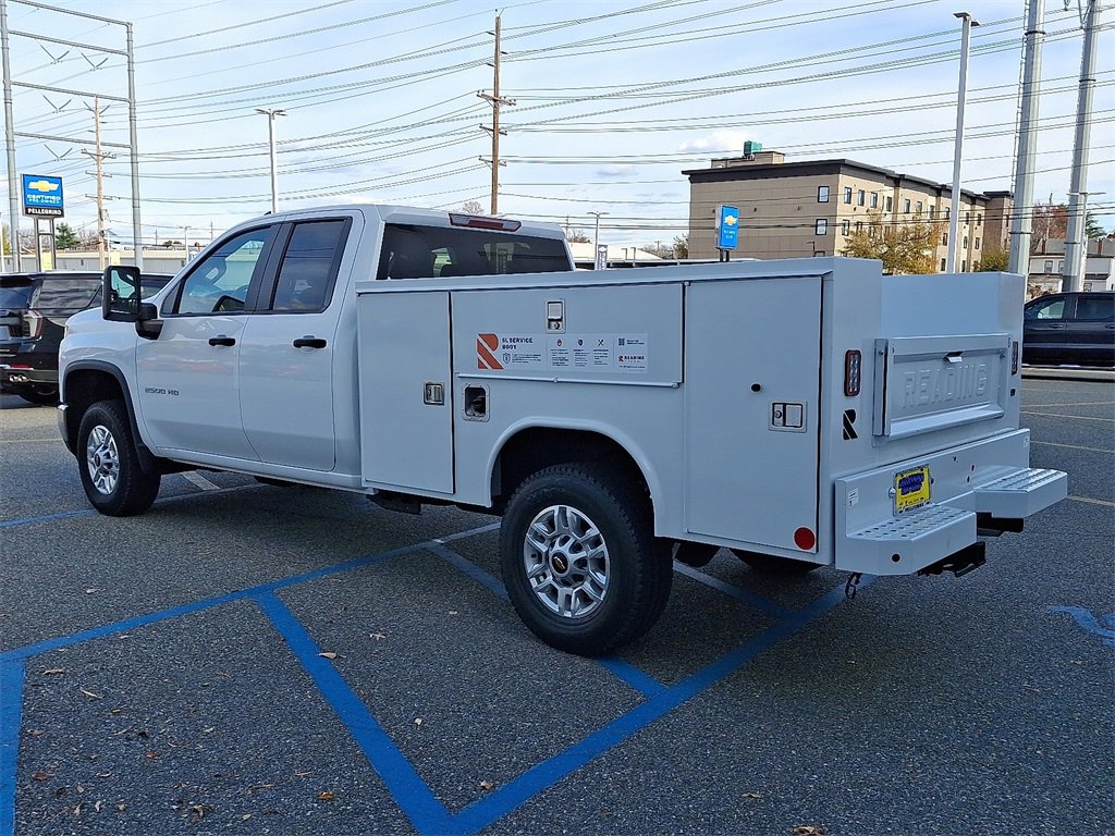 2025 Chevrolet Silverado 2500HD photo 3