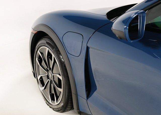 2022 Porsche Taycan Cross Turismo 4 photo 10