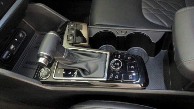 Used 2024 Wolf Gray/Ebony Black Roof Kia X-Pro image 17