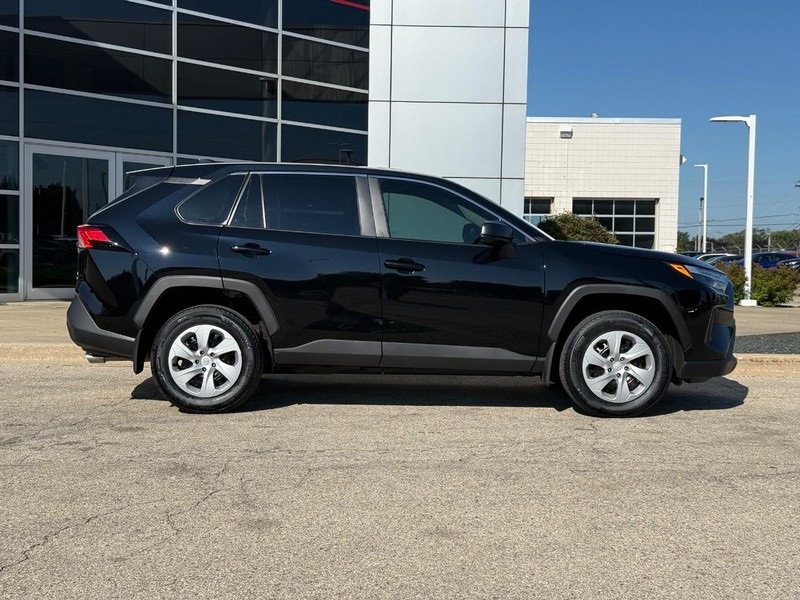 2025 Toyota RAV4 LE photo 2